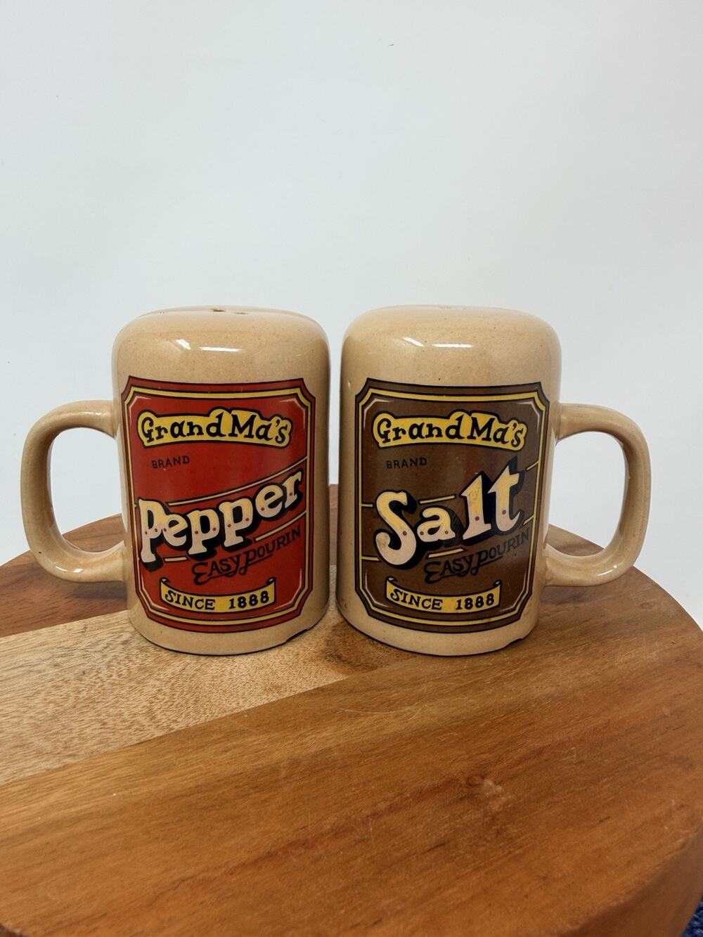 VTG Grandma’s Salt & Pepper Shakers Collectible Cottage Core Granny Kitchen